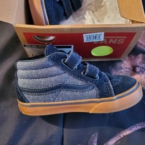 Boy's Vans size 8